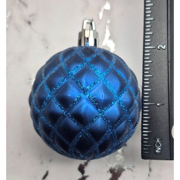 Pretty Set of 4 Christmas Ornaments Blue Glitter Plaid Classic Quilted Look - Picture 8 of 8